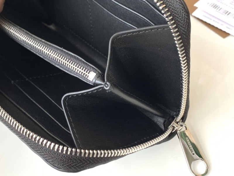 Bv*b*rry wallets